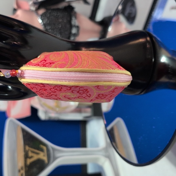 Pink and Gold Chinese Brocade Embroidered Floral Coin Purse, Bag Charm, Keyring - Picture 3 of 7